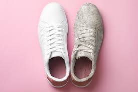 تلميع وتنظيف الأحذية الرياضية